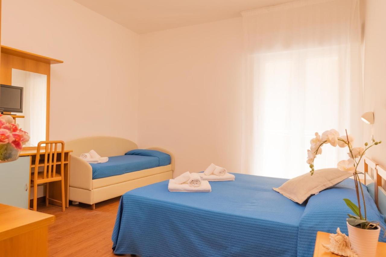 Hotel Merano Misano Adriatico Buitenkant foto