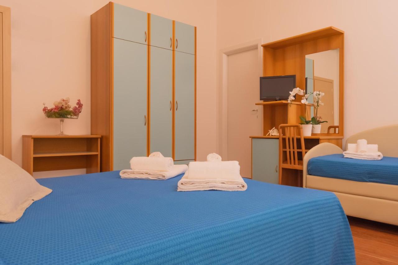 Hotel Merano Misano Adriatico Buitenkant foto