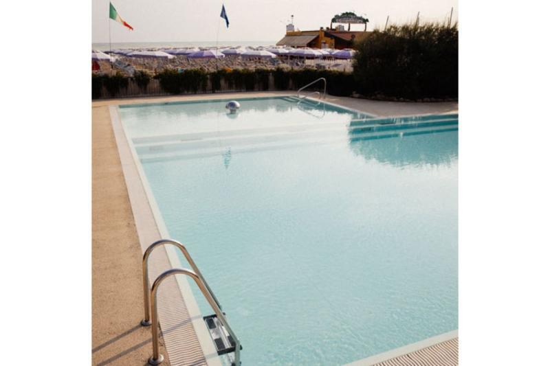 Hotel Merano Misano Adriatico Buitenkant foto