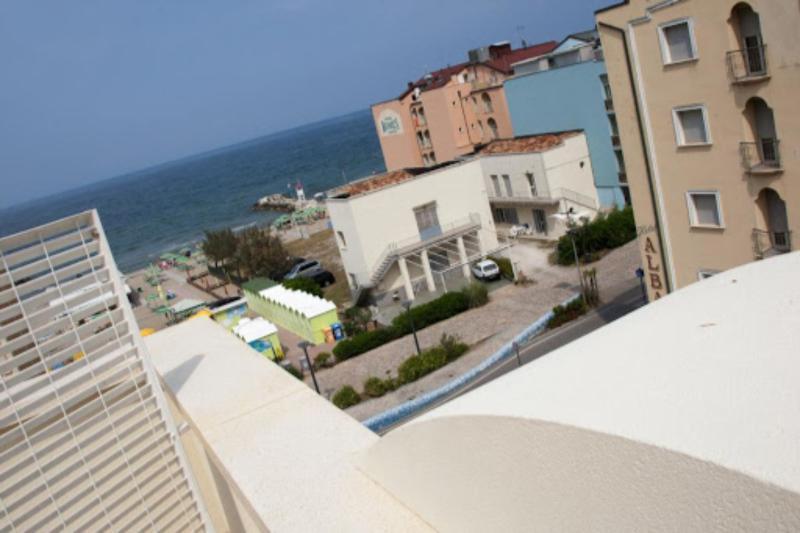 Hotel Merano Misano Adriatico Buitenkant foto