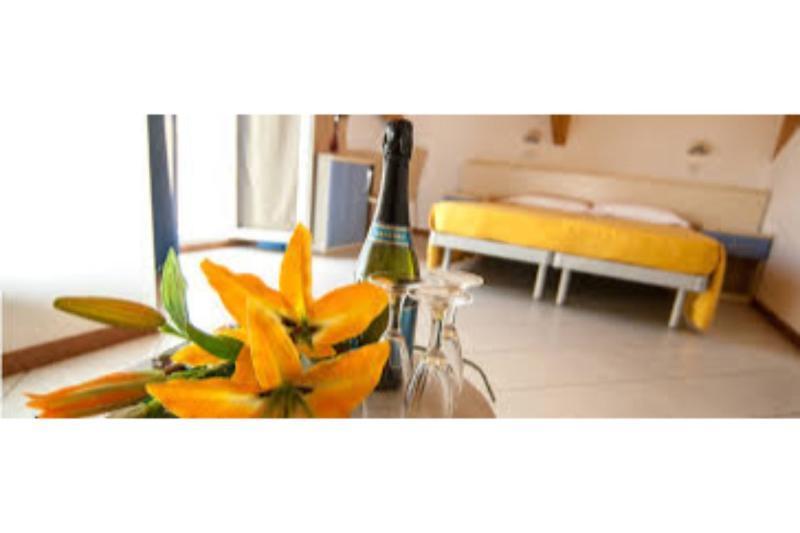 Hotel Merano Misano Adriatico Buitenkant foto